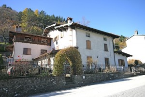 Villetta Terratetto Piandeisisi Cutigliano Mq 170 6 Vani 3 Livelli Giardino Mq 250