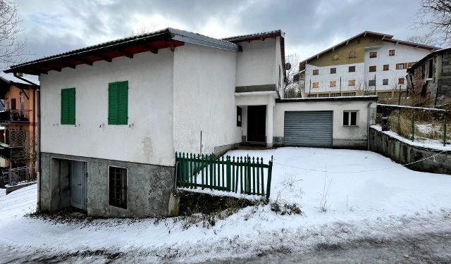 Villetta Terra-Tetto Sant’Anna Pelago Mq 120 Sei Locali 2 Livelli Due Garage Giardino Mq 500