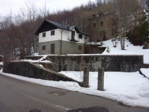 Due Villette Terra Tetto Abetone Bar Alpino 4 Vani Mq 100 da ristrutturare