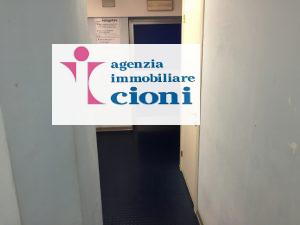 Fondo Commerciale C1 Via-Brennero Abetone Mq 120 Bagno Vetrina Magazzino