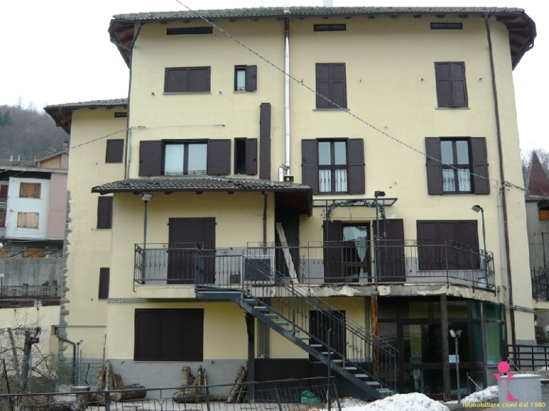Albergo Residence Turistico Faidello Fiumalbo Via Giardini Mq 1400 Quattro Appartamenti Dodici Camere (5)