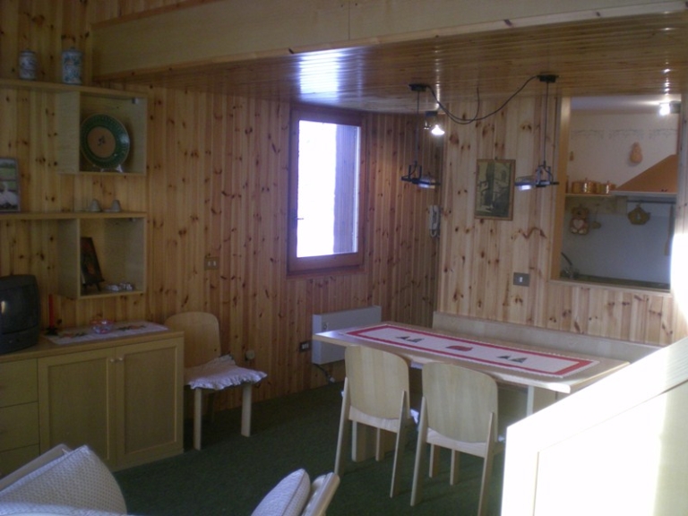 Bilocale Due-Livelli Uccelliera Abetone Mq 50 Piano Terzo Terrazzo Giadino Cantina Garage (13)