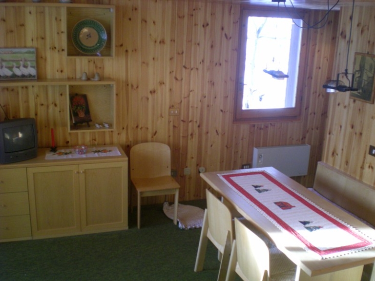 Bilocale Due-Livelli Uccelliera Abetone Mq 50 Piano Terzo Terrazzo Giadino Cantina Garage (5)