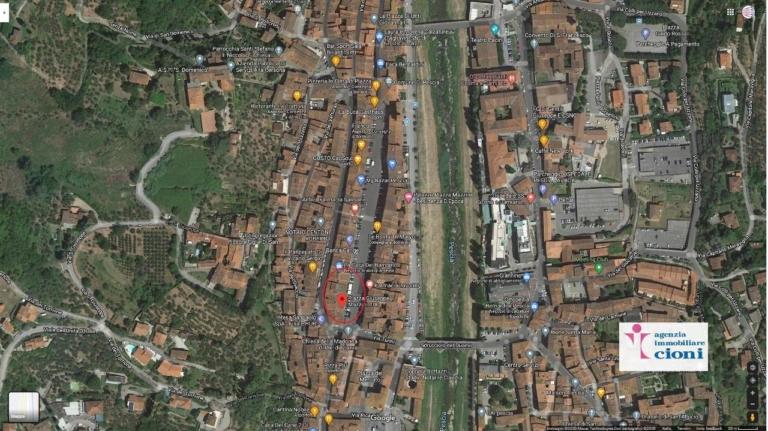 Fondo-Commerciale-Mq-70-Pescia-Piazza-Mazzini-Magazzino-Mq-30-Bagno