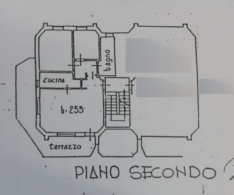 Mansarda Trilocale Via-Petrucci Le-Regine Mq 60 Piano Terzo Terrazzo Mq 20 (3)