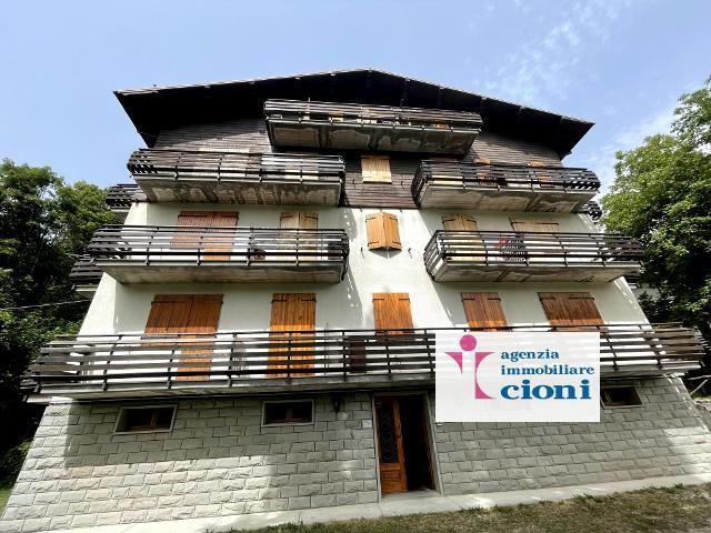 Mansarda-Via-Lago-Fiumalbo-Dogana-Nuova-Fiumalbo-Mq-90-Quadri-Locale-Piano-Quarto-Caminetto-Due-Balconi-Cantina-Giardino-Comune-Parcheggio-44