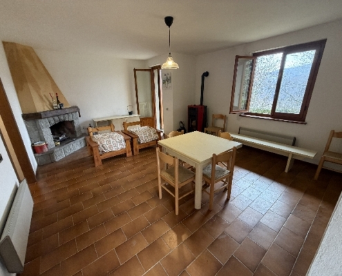 Trilocale Melo Cutigliano V. Paradiso Mq 80 Indip. P. T. Giardino Esclusivo Caminetto Stufa Pellet