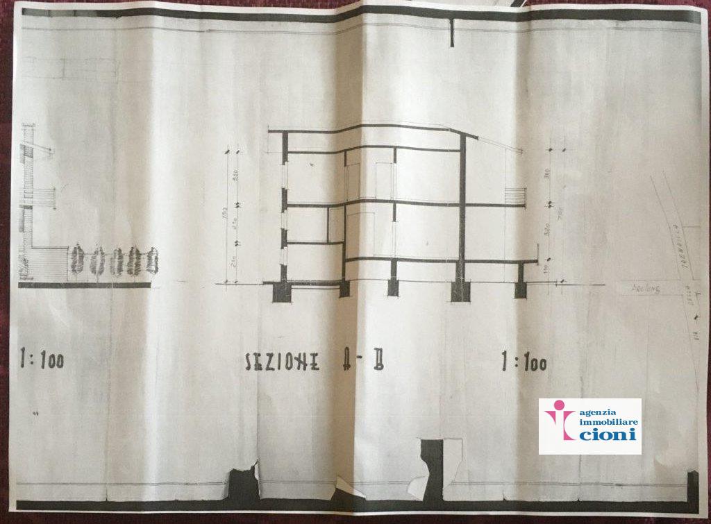 Villa-Tonfano-Marina-Pietrasanta-Mq-1500-Due-Piani-Giardino-Mq-1500-Garage-3-2-rotated-1