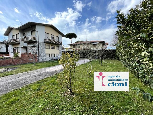 Villa-Tonfano-Marina-Pietrasanta-Mq-1500-Due-Piani-Giardino-Mq-1500-Garage-48