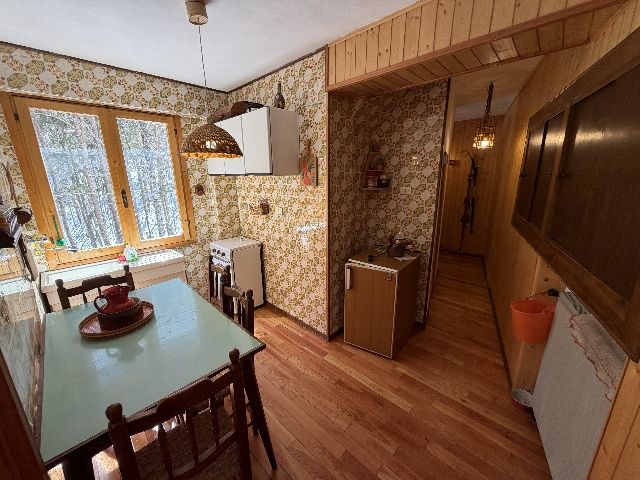 Trilocale Ovovia V. Brennero Abetone Mq40 P.T. Riscaldamento Centralizzato (28)