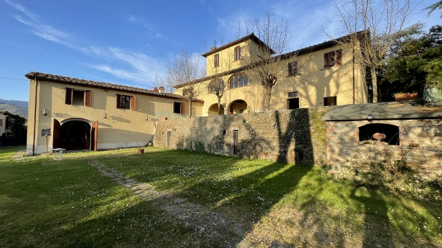 Villa Bifamiliare Terranuova Bracciolini La Penna Mq 700 Giardino Mq 1500 Piscina (40)